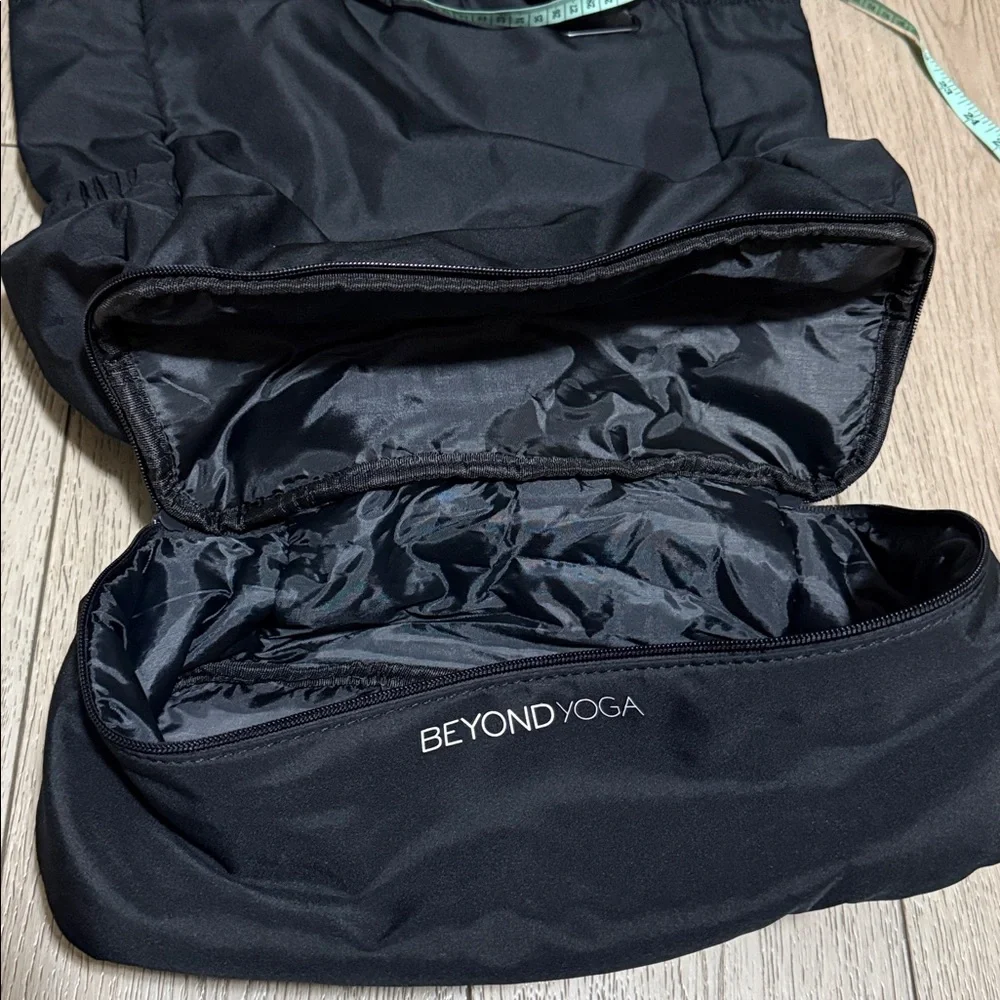 Beyond Yoga convertible gym bag - Picture 4 of 6